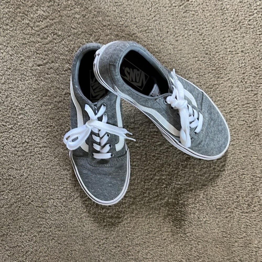 WOMEN’S VAN SNEAKERS